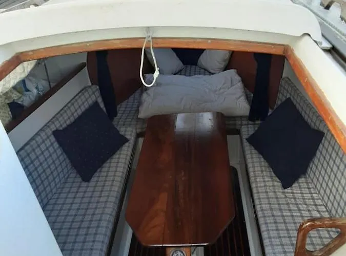 Vintage Sailboat In Belém Bateau-hôtel Lisboa